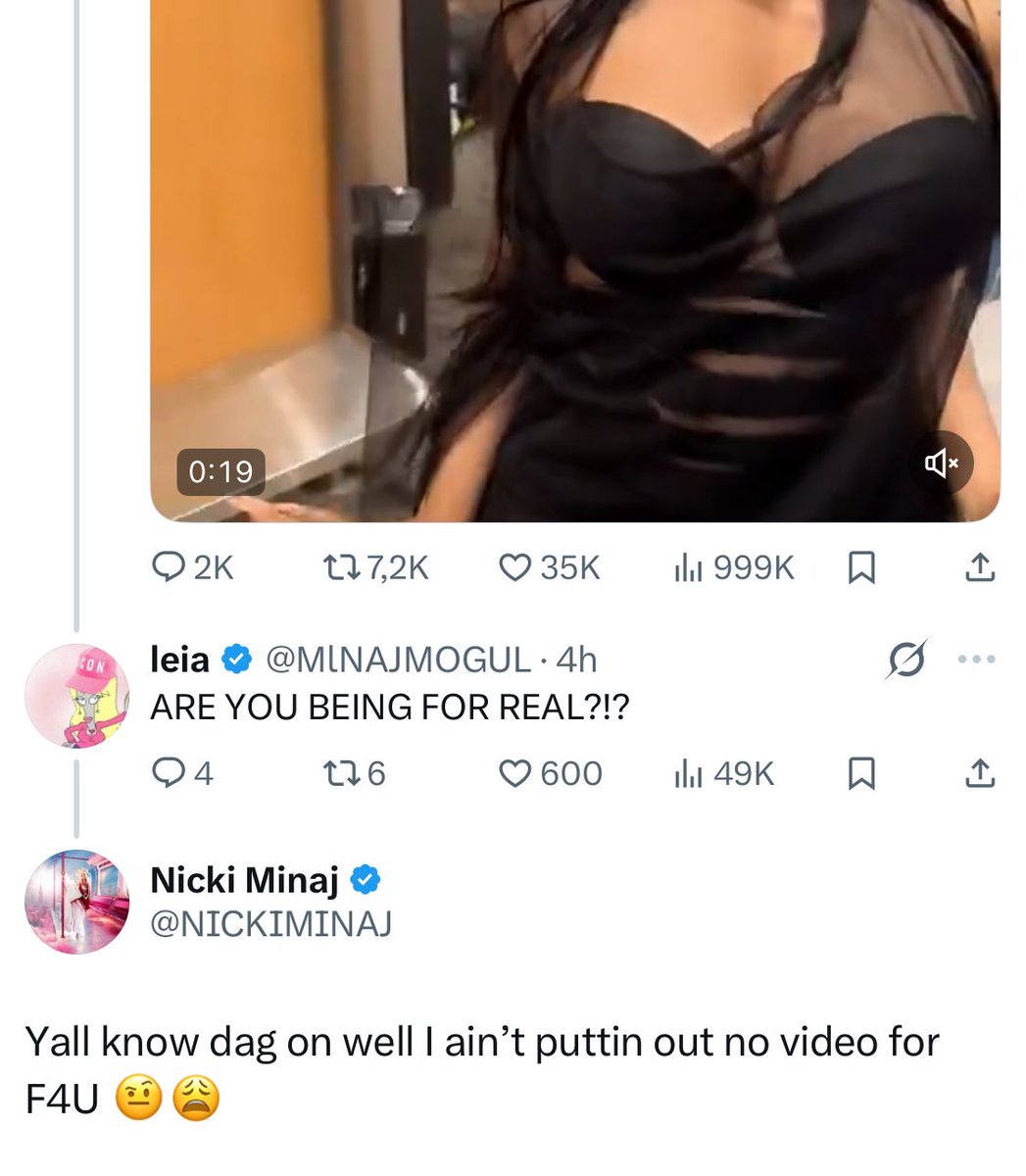 WVGCSM's tweet photo. she plays too much😭😭😭😩 https://t.co/RnW1PmJYLs