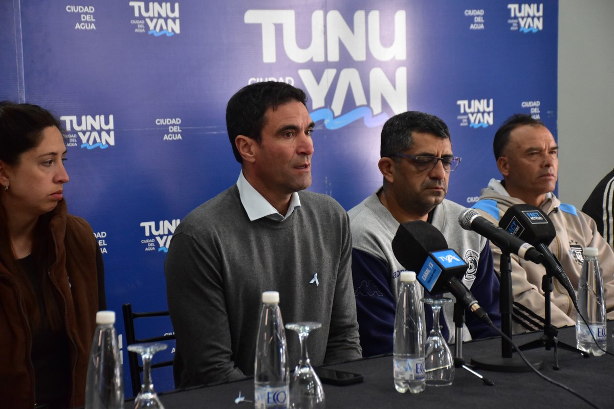 ⚽ ¡Tunuyán dice presente en la Copa País! 🇦🇷
Se presentó el seleccionado que representará al departamento en el torneo federal más convocante para los equipos de toda la Argentina.
🆗 La Municipalidad de Tunuyán acompañará esta experiencia.

#CiudadDelAgua