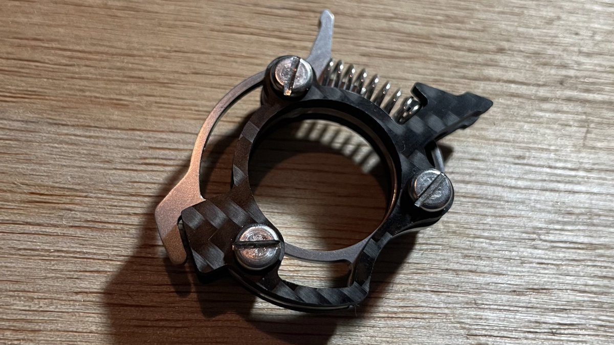 製品名が決定致しました！✨
命名記念として1名様に試作リフター(製品名:ゼロリフター)のプレゼント企画を行います🎁
部品は全て試作品なので、ご理解をお願い致します。

応募は<a href="/tachigoke_r6/">たちごけラボ</a> をフォロー、この投稿のRPで完了です。

期限は5/30(金)です。発表は31日に行うので、宜しくお願いします！
