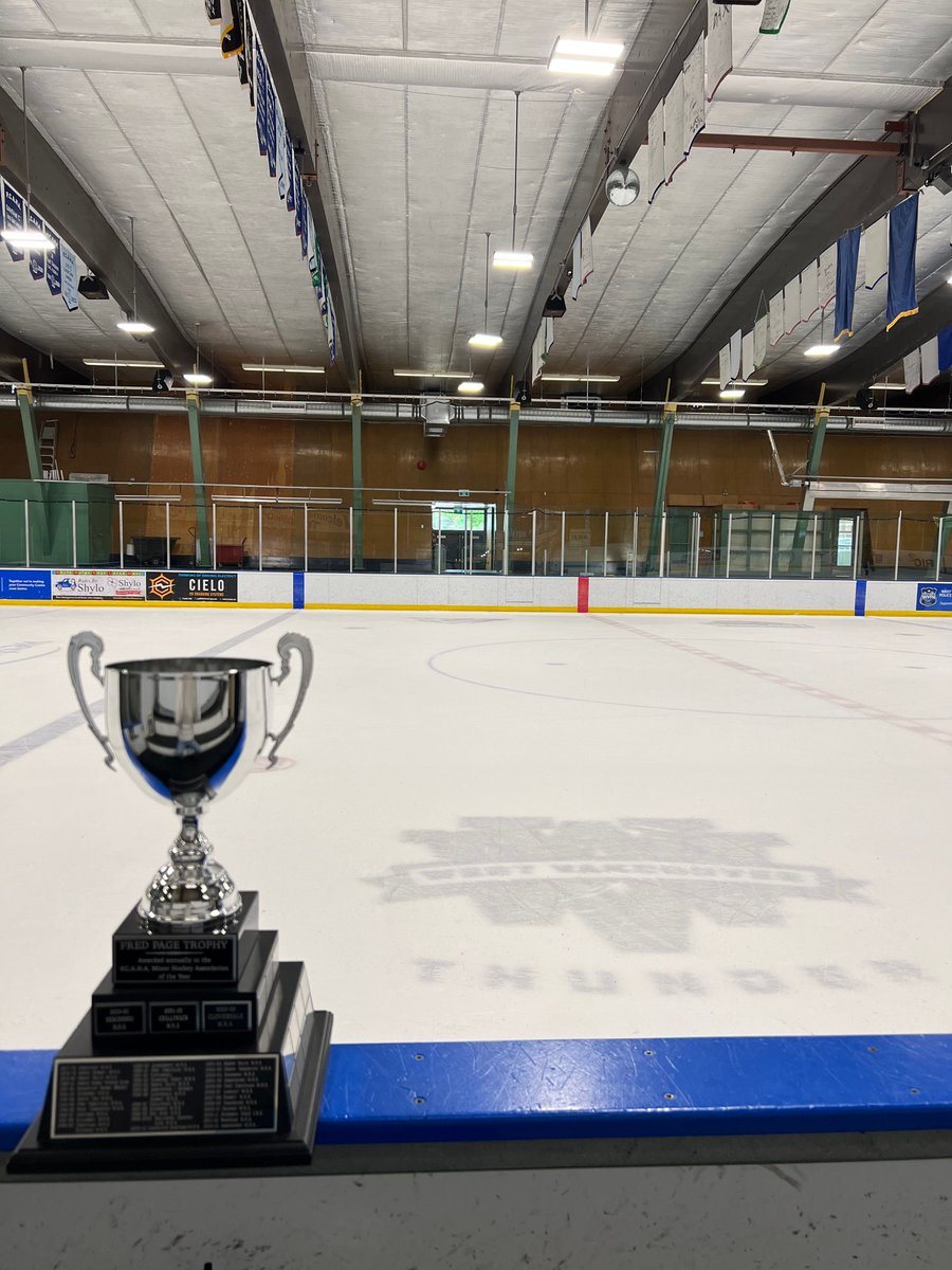 We were honoured yesterday to receive the Fred Page memorial Trophy as Minor Hockey Association of the year from PCAHA. A big thanks to @PCAHAmain for the recognition and an even bigger thank you to all our Thunder families for making WVMHA such an amazing place to play hockey!