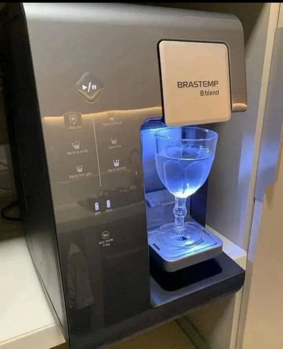 dailymarigll's tweet photo. Fui na casa de uma amiga que eu não via a muito tempo, quando fui pegar um copo de água saiu com gás. Fiquei sem entender nada, e meu amigo disse que era para fazer refrigerante. Quando fui olhar o valor dessa coisinha, quase caí para trás 😱 https://t.co/HCSnKaxx3d