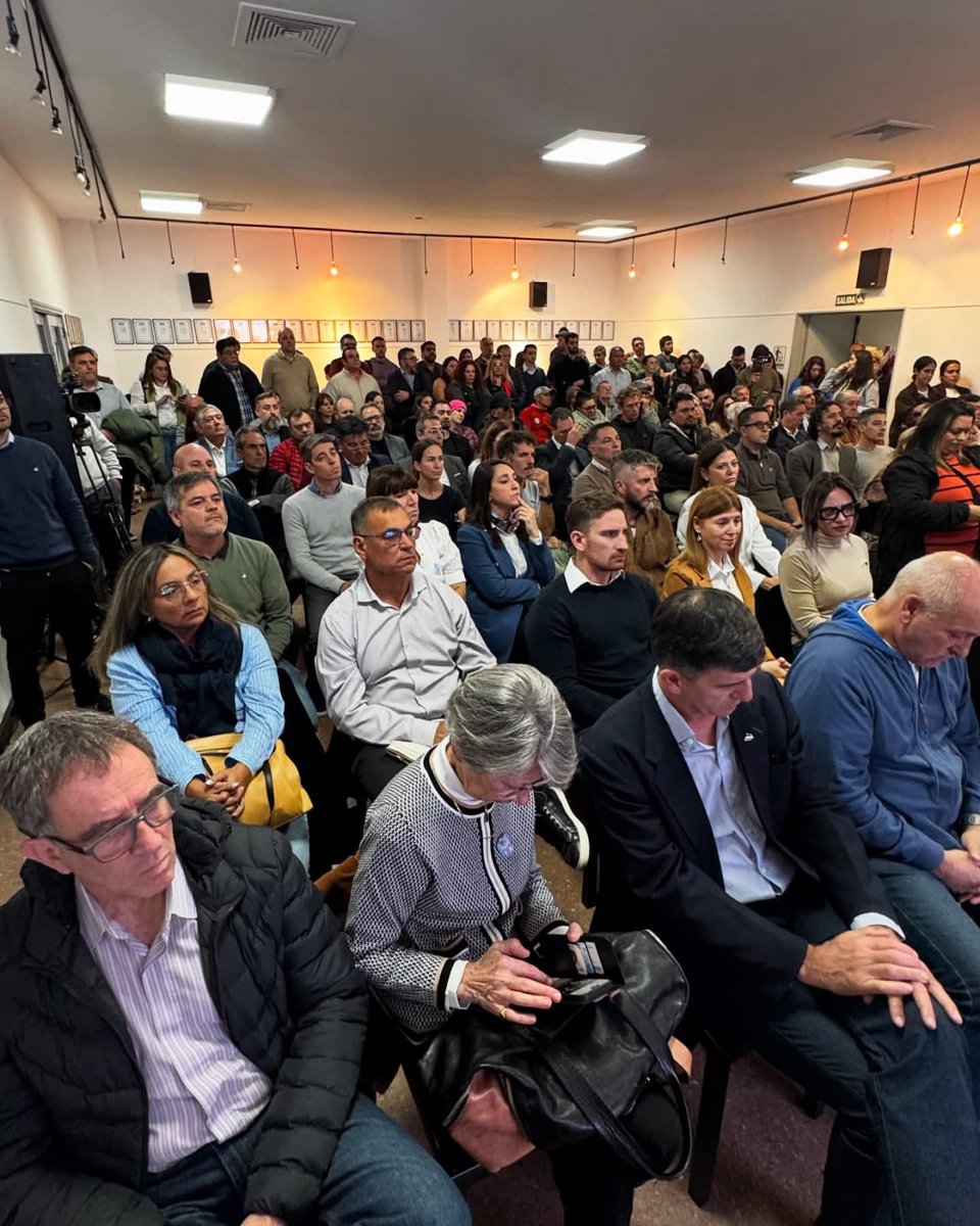 OPORTUNIDAD PARA LAS PyMES DE RÍO NEGRO

Presentamos la Agencia de Desarrollo Económico: una herramienta estratégica para generar empleo, atraer inversiones y fortalecer el entramado productivo provincial.

El Estado rionegrino asume un rol activo: crea condiciones, elimina