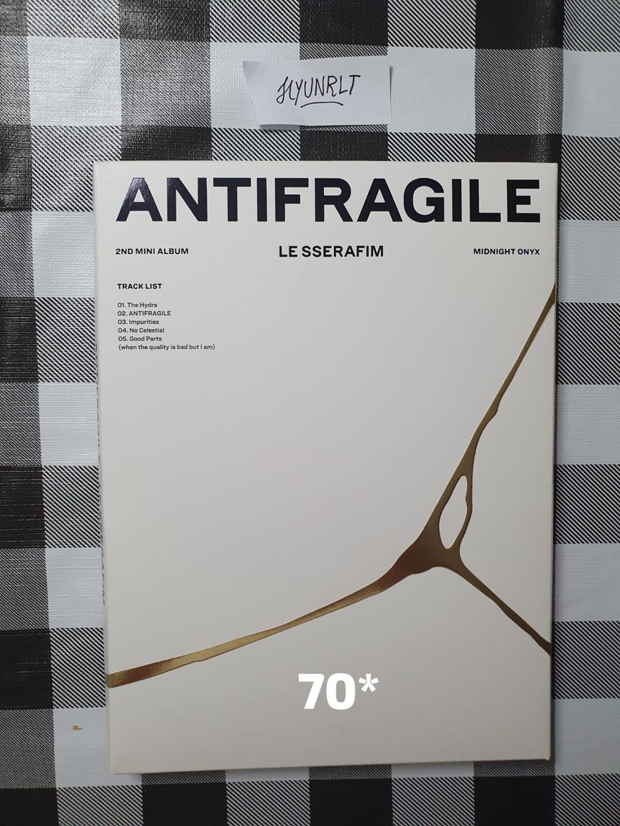 vendo venda álbum le sserafim antifragile 

sem pc, *alguns amassados
só quero me livrar... negocio o preço
não me responsabilizo por erro dos correios
apenas superfrete (RJ)
feedbacks no fixado

dúvida, foto ou vídeo → DM
