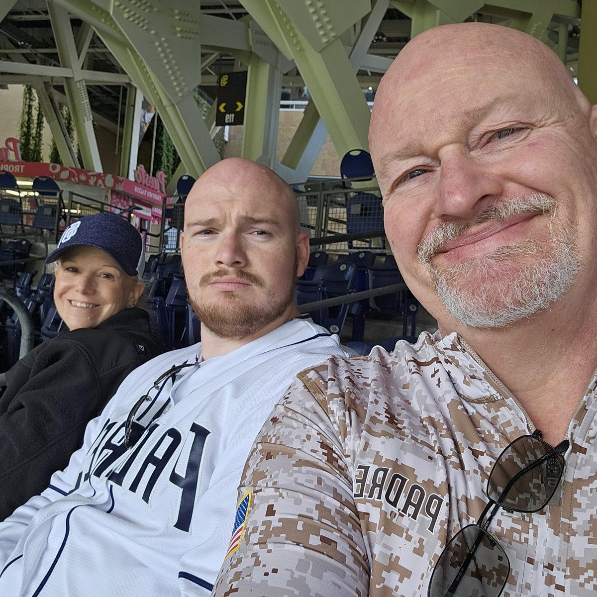 Concudan's tweet photo. #SdinHD @Padres https://t.co/tRwZ6GqZwH