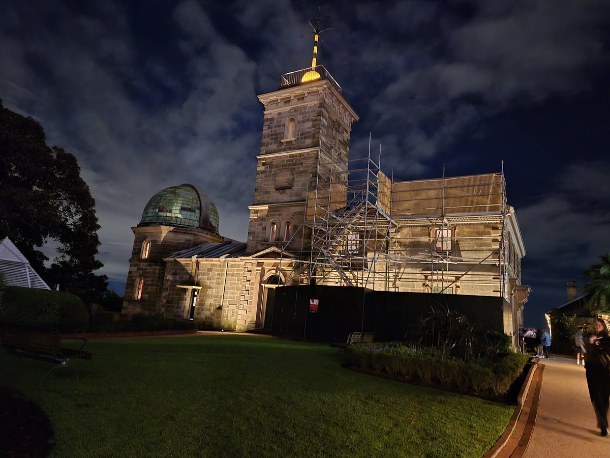 eniels13's tweet image. Now that I have gotten over the jet lag, a special thanks to @timraupach and @UNSW for hosting @tamu_atmo SEA-Met's last day in Sydney! Even better ending with a tour of the Sydney observatory and the first night of Vivid. Thanks a wrap! Thank you to all who made it possible.