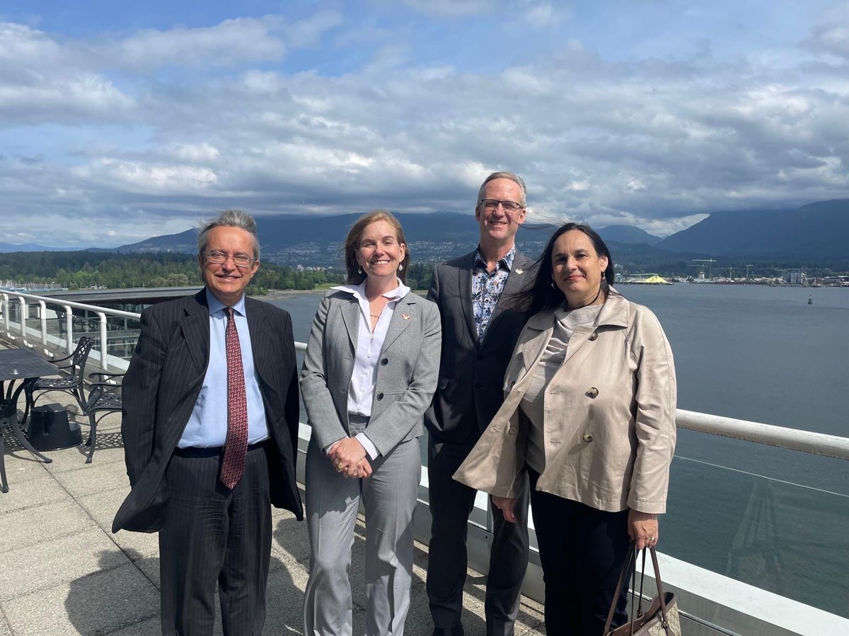 🤝Consul General of Italy had the pleasure to meet, together with Maria Elena Lanzafame, Trade Analyst with the Italian Trade Agency, the Honorable Diana Gibson, Minister of Jobs, Economic Development and Innovation and the Honourable Rick Glumac, Minister of State for Trade!
