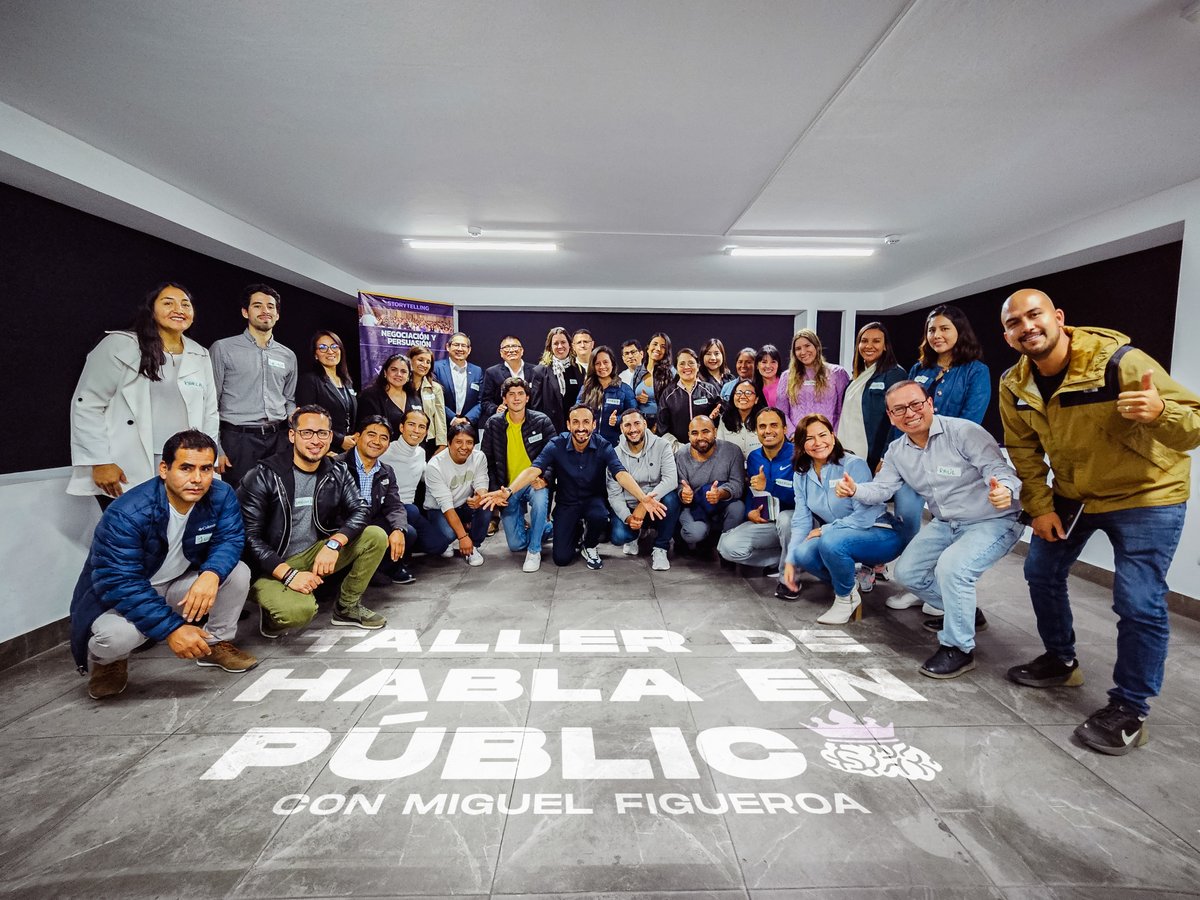 ¡Cerramos con éxito nuestro entrenamiento en Habla en Público! 👏🏻
Este grupo ya pasó por nuestro último taller y se lleva herramientas reales para comunicar con seguridad y claridad. 🤩

¿Y tú, qué estás haciendo para mejorar tu comunicación?