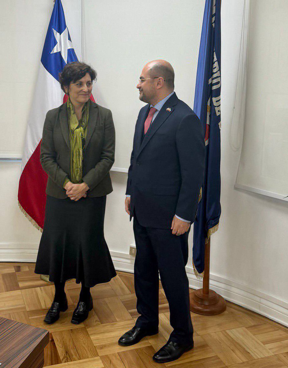 🇷🇺🤝🇨🇱 El 26 de mayo el Embajador de Rusia Vladímir Belinsky fue recibido por la Ministra de Salud de la República de Chile Ximena Aguilera Sanhueza

En la reunión se abordaron temas de posible cooperación en materia de salud pública que representan interés recíproco para ambos