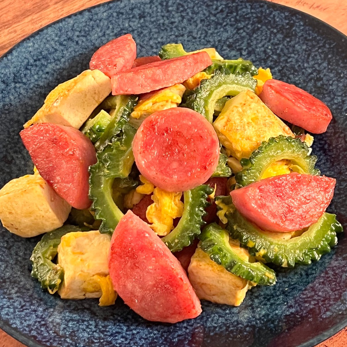 おはソセ (ง ◠‿◠ )ง
先日の写真撮影でゴーヤチャンプルーを作ってもらいました🤤
2日間かけてたくさん写真撮ったので皆さんにお披露目するのも楽しみです！！！