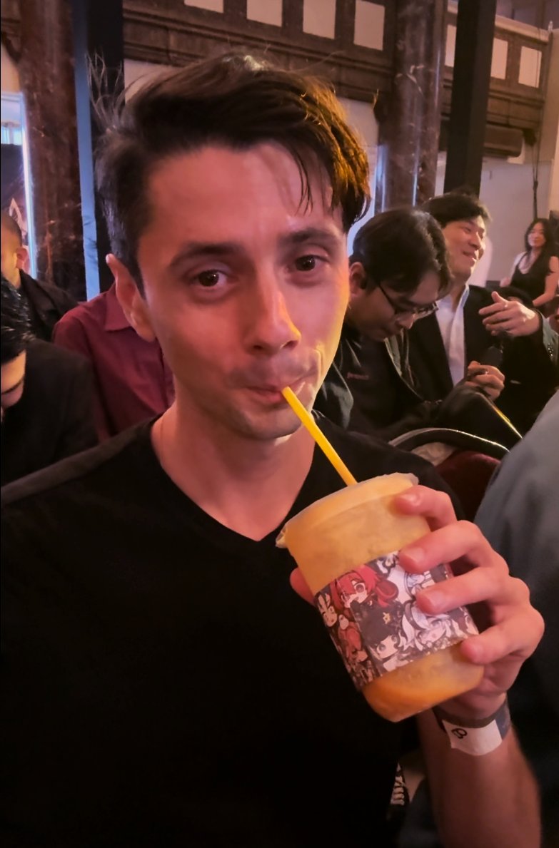 AriesIRL's tweet photo. boba + WuWa = peak vibes 🧋😎 https://t.co/Jj1iDeQ45a