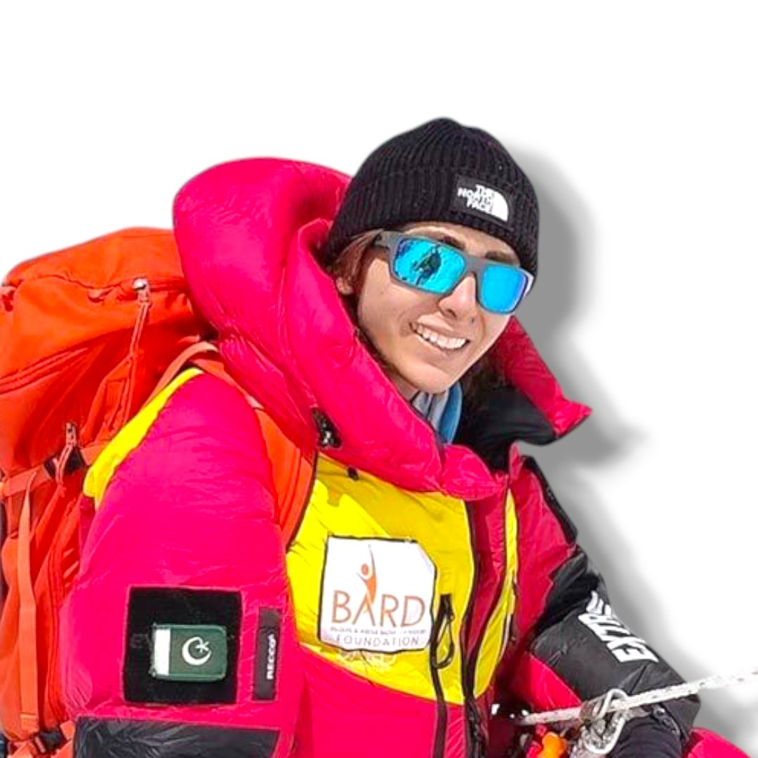 نائلہ کیانی نے دنیا کی تیسری بلند ترین چوٹی کنچن جونگا سر کر کے ایک نئی تاریخ رقم کی۔ وہ یہ کارنامہ انجام دینے والی پہلی پاکستانی خاتون ہیں۔ اُن کی ہمت، عزم اور لگن کو دلی خراجِ تحسین پیش کرتا ہوں۔ ایسی کامیابیاں قوم کے لیے باعثِ فخر اور نئی نسل کے لیے مشعلِ راہ ہوتی ہیں۔

Naila