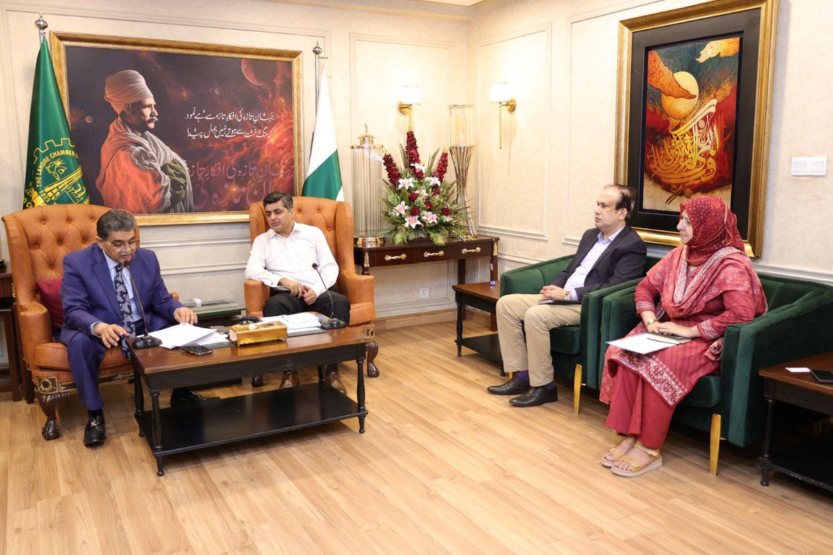 PunjabSDGsUnit's tweet image. Aligned with the SDGs priorities of @GovtofPunjabPK and Punjab SDGs Plus Project, @PunjabSDGsUnit team, led by Project Manager @amaneconomist, called on the President @LahoreChamber to explore collaboration avenues, mobilizing private sector investment and economic inclusion.