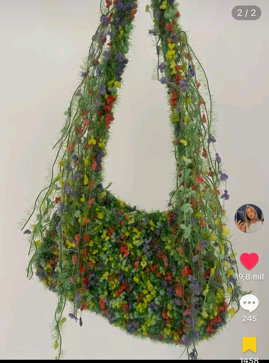 mel_menc's tweet image. Preciso  conversar com uma crocheteira q esteja disposta a fazer essa doideira aqui pra mim