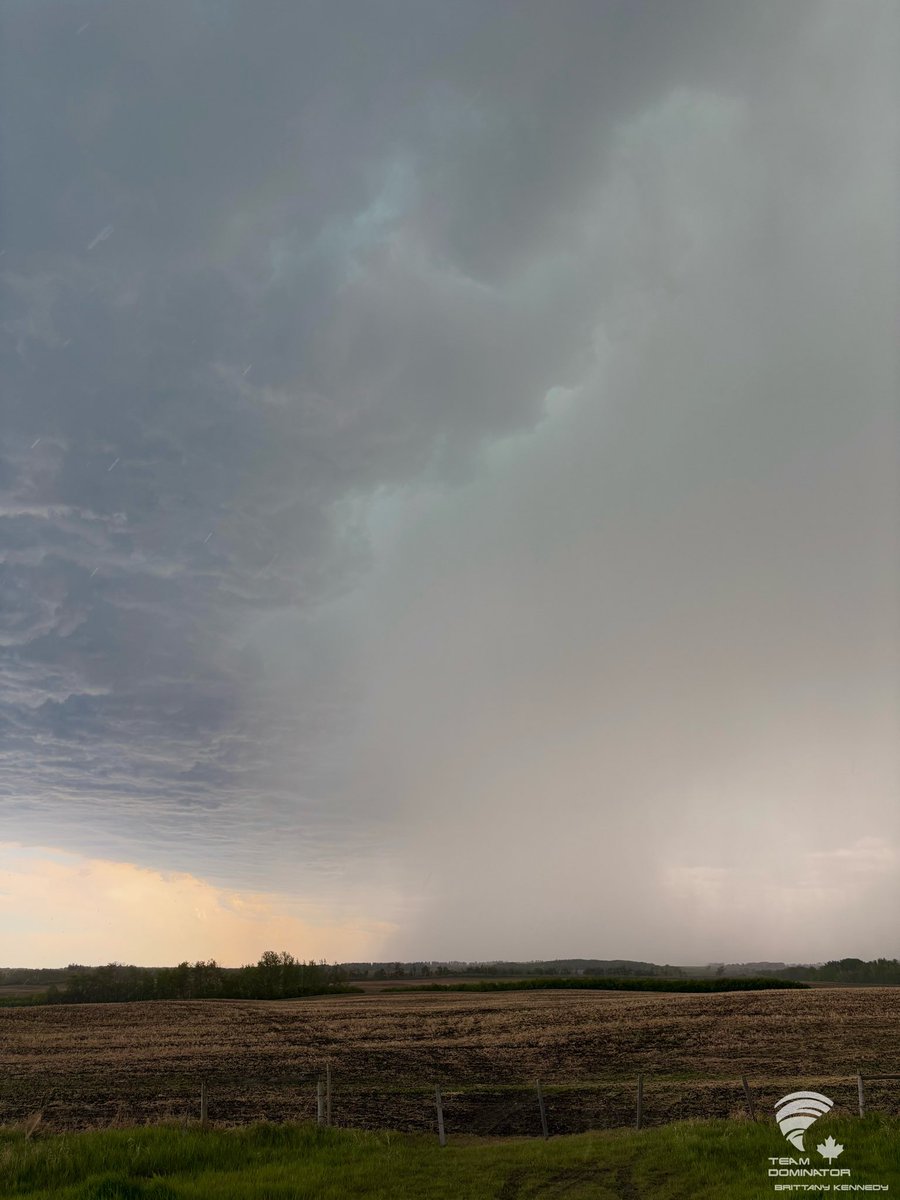 Britt Filion (Kennedy) (@brittfilion) on Twitter photo Hail core right over Tees, AB at 1730. <a href="/teamdomcanada/">teamdomcanada</a> #abstorm #teamdominator #teamdominatorcan #stormchasers Hail core right over Tees, AB at 1730. <a href="/teamdomcanada/">teamdomcanada</a> #abstorm #teamdominator #teamdominatorcan #stormchasers