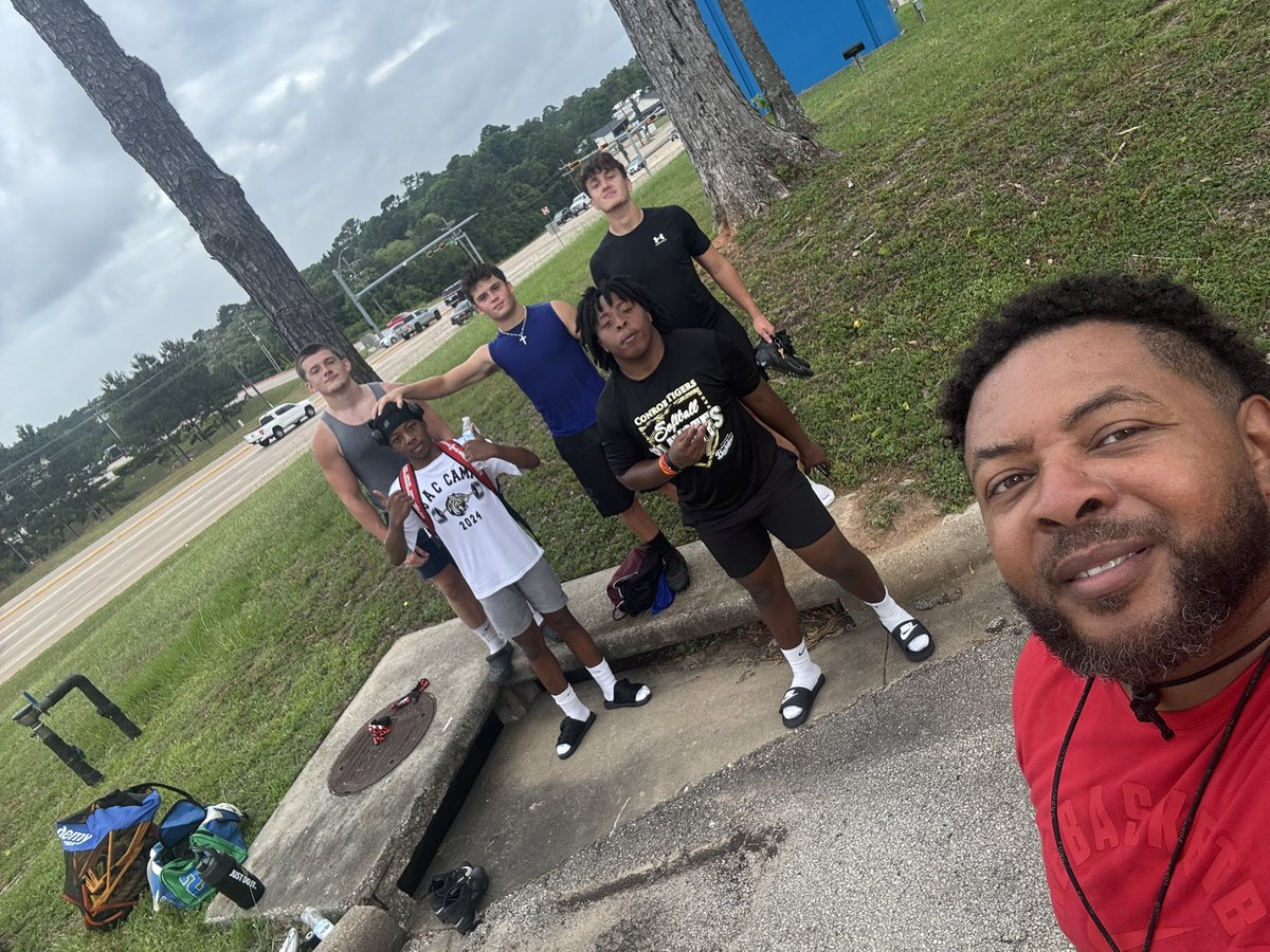 MJWSR35's tweet photo. Shout Out to the Squad.  Getting that work in, even on the holiday. #grindtogether https://t.co/vcZfJIgQLM