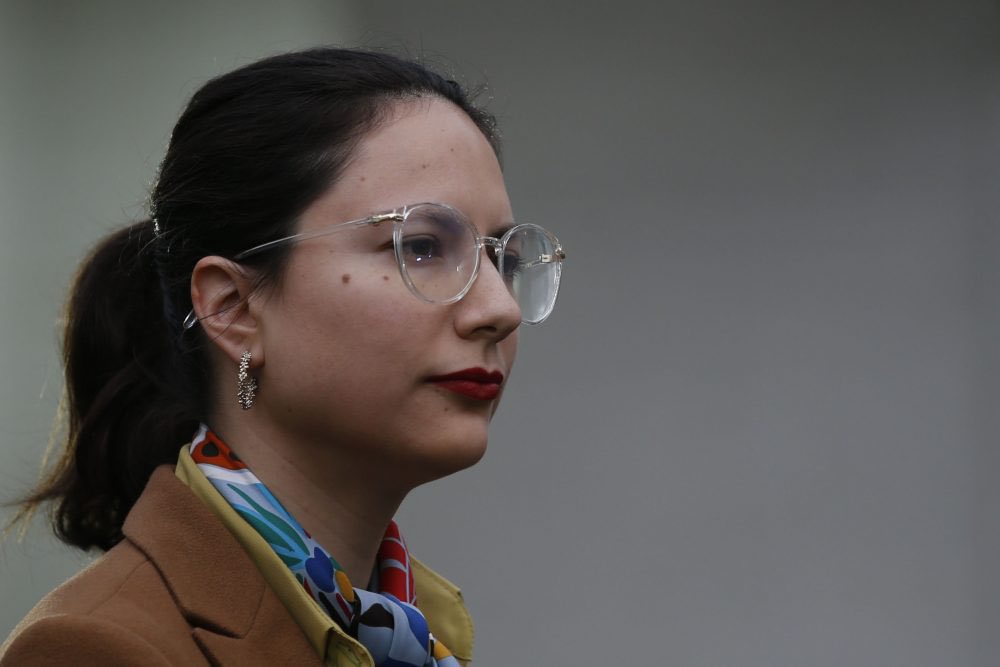 vidalcvale's tweet photo. Se cerró la causa por el caso Sierra Bella por falta de pruebas. Tal como lo dijo Irací Hassler desde el inicio: es inocente.

Usaron esta acusación como arma política para disputar la alcaldía. Solo así ganan: inflando padrones o mintiendo. El debate de ideas les queda grande. https://t.co/HKZCbGULkQ