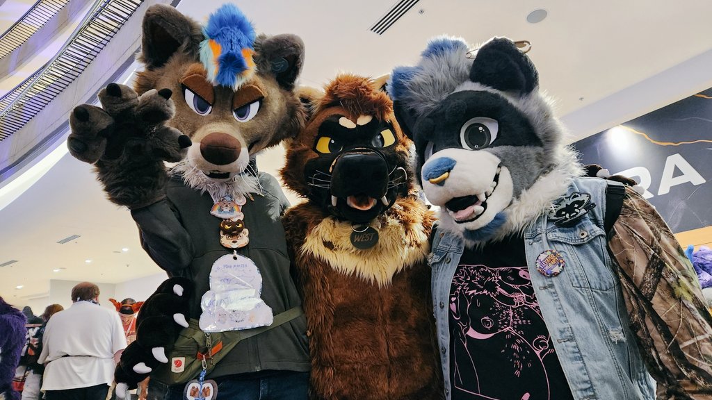 Where my weasles at?? 🗣✨️ <a href="/PineMartenWest/">Pine West</a> <a href="/oatweasel/">Kuiper</a>