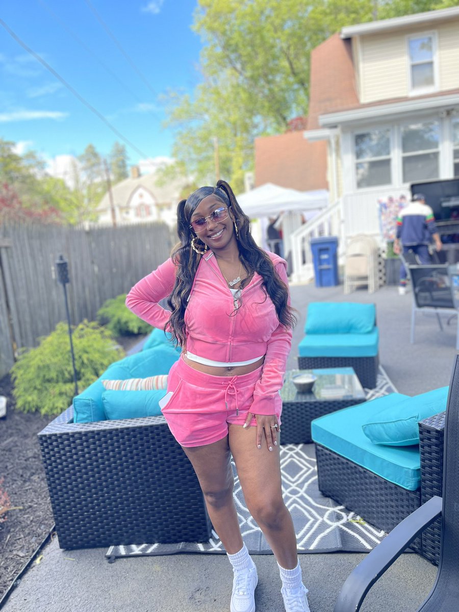 Takin’ ova for the 99 and 2000s 🍾