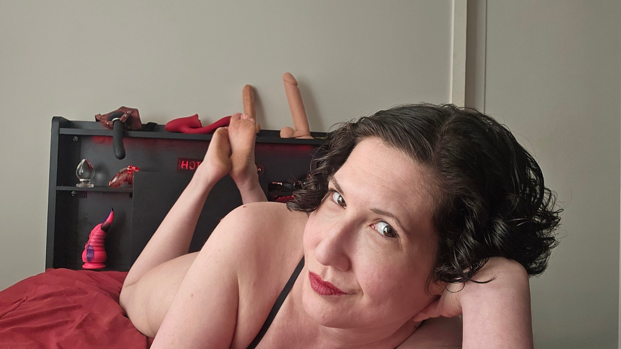 If you're not coming to serve me live rn, I genuinely don't know wtf you're doing with your life. https://t.co/fGjWoTfvVm #smcontest #findom #YesMistress #paypigs #CamDomme #FemDom @StreamateModels https://t.co/kcd7Q0AkXh