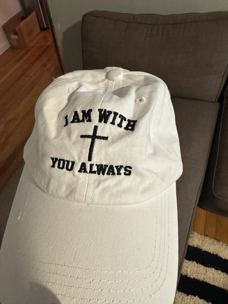 AFpost's tweet image. A New York City bus driver took a detour to educate elementary schoolchildren about how Jews killed Jesus, the Son of God.

He told them to believe in Jesus, had them pray, and handed them “I Am With You Always” hats to take home.

One Jewish student cried over the incident.…