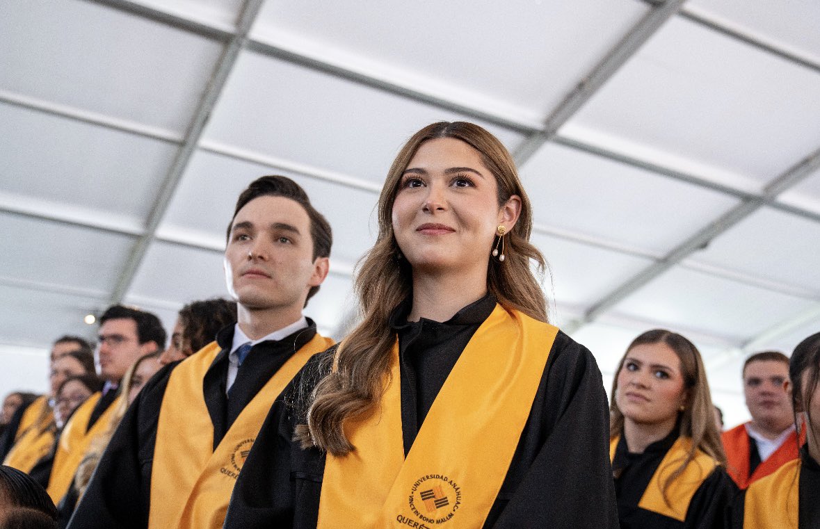 anahuacqro's tweet image. ¡Vuelen alto, leones!🦁✈️ Conoce todo sobre la graduación de nuestra generación mayo 2025 con @kikebeltranena, fundador y CEO de @viajaconvolars, como padrino.
Conoce más: linkedin.com/feed/update/ur…
#Volaris #DespegoAMisSueños #OrgulloAnáhuac