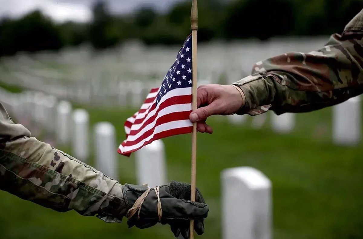 Happy Memorial Day! May we never forget those who made the ultimate sacrifice for our freedom. 🇺🇸  #HappyMemorialDay