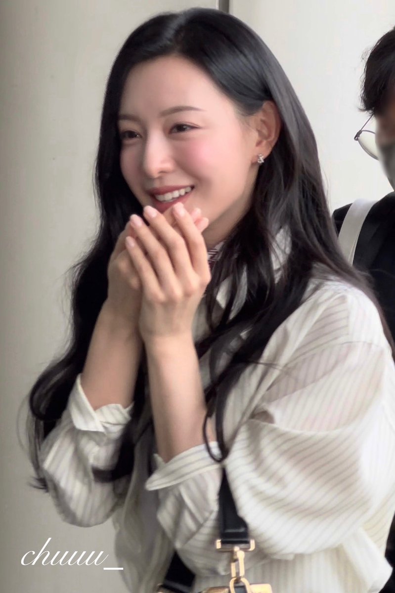 #김지원 #KIMJIWON
🤭