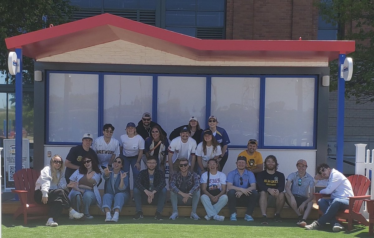 JanetMMasters's tweet image. My daughter and friends under our roof cheering on the ⁦@Brewers⁩ at ⁦@AmFamField⁩!