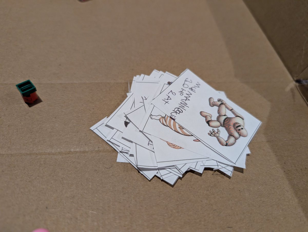 About to play the Dragon Quest themed board game that my kid designed for the first time ❤️