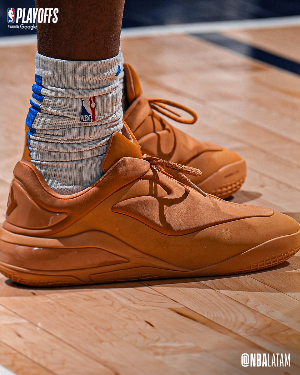 Un vistazo a las zapatillas de Shai para el Juego 4 🔥

#NBAPlayoffs