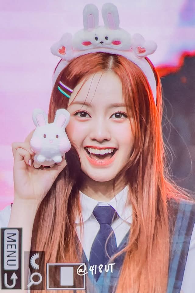 elysianfortress's tweet photo. (🪻) The Radiance of Your Heart

Your smile doesn't 
just light up the room,  
It brightens the soul, 
dispelling all gloom.  
A gentle glow 
that warms every part,  
A shining reflection 
of your kind heart.

✒️: 🪐

[pctto: @418ut]

#엘리시아 #ELISIA 
#유니스 #UNIS https://t.co/mTVGgjL8Ll