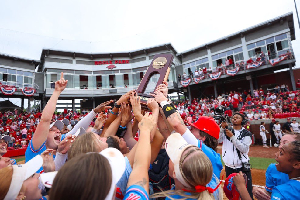 EverythingRebs's tweet image. Something I’ve thought about over the last 24 hours..

Ole Miss Athletics just made a huge commitment to softball by building a brand new facility from the ground up. 

The result? A trip to the WCWS just months later.