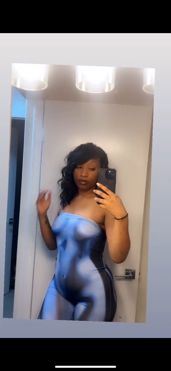 bassicdia's tweet photo. literally how I felt when wearing this blue jumpsuit https://t.co/ryg3yENlj4