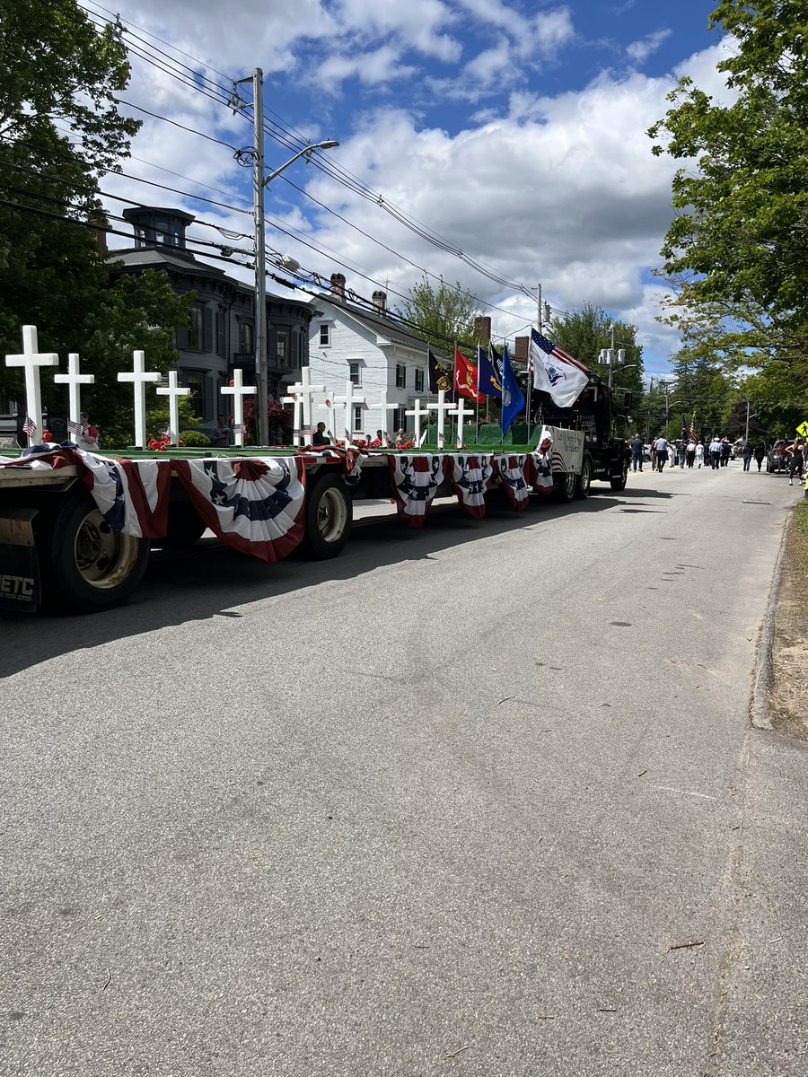 Remembering and honoring those who gave everything, and praying for the families and friends who love them. 
🇺🇸🙏