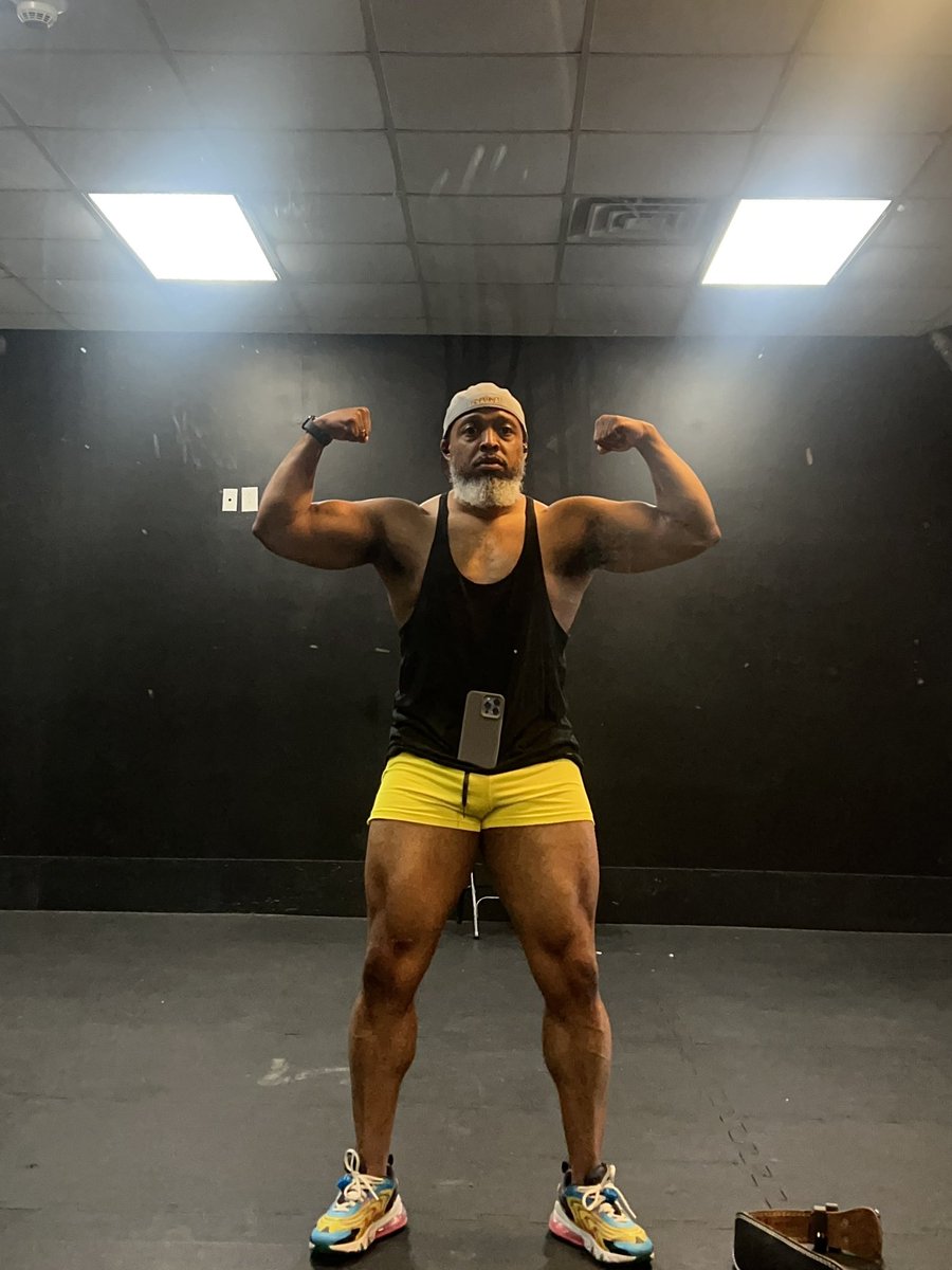 Full beard.. Grey and all.