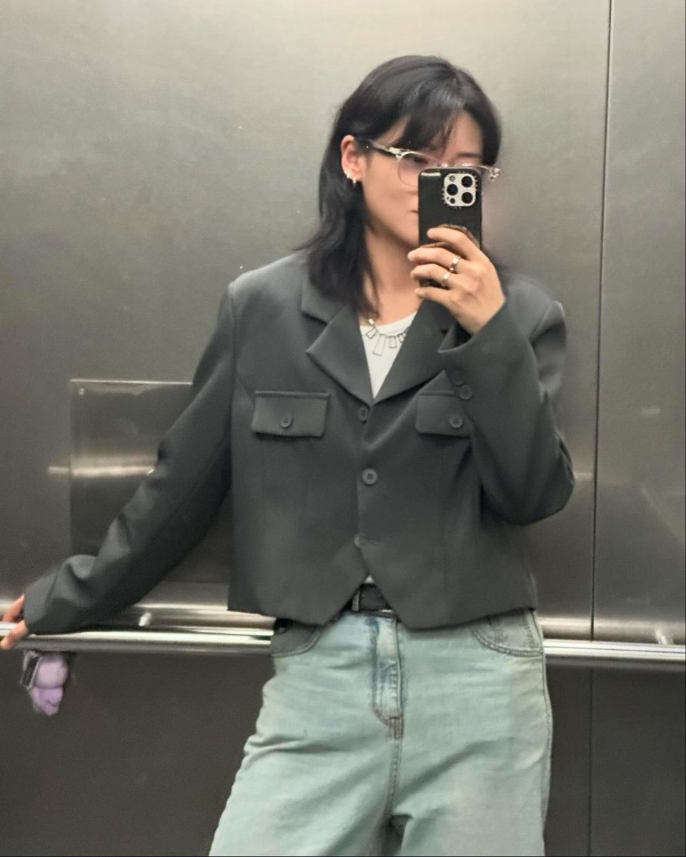 Corporate vibes.

Good morning! ✨