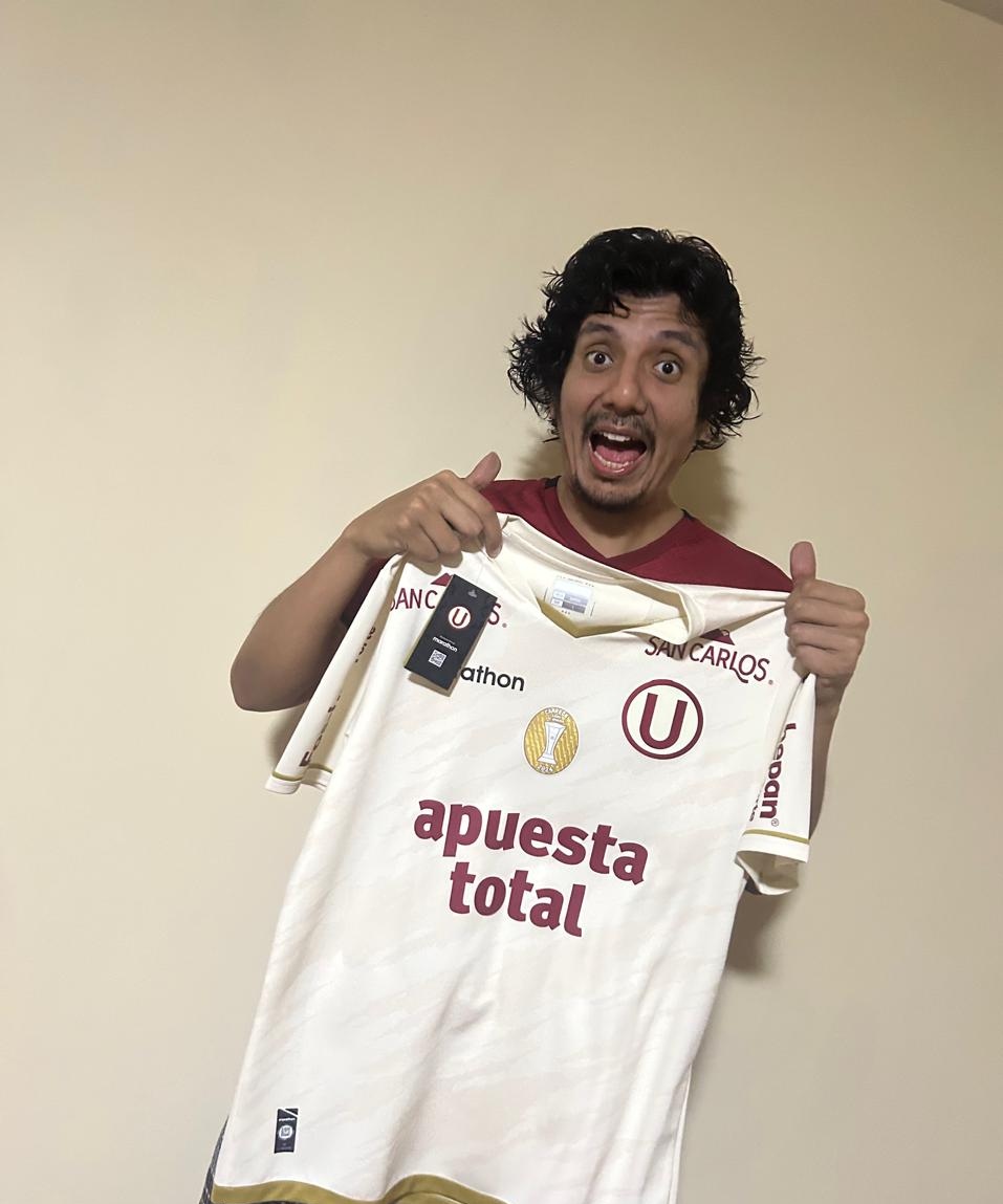 Dynamite3434's tweet photo. BOMBAZOOOOO 💣💥💣💥 

GENTE ¿quieren ganarse 1 CAMISETA OFICIAL de nuestro amado UNIVERSITARIO DE DEPORTES? (VERSIÓN SPONSORS) 😱😱😱

Y también un cuadrazo hermoso de nuestro ÍDOLO ETERNO, LOLO FERNÁNDEZ!!!❤️‍🔥

Pues, solo debes PARTICIPAR en la GRAN RIFA de TRINCHERA MERENGUE!!! https://t.co/8UpOIqJXjo