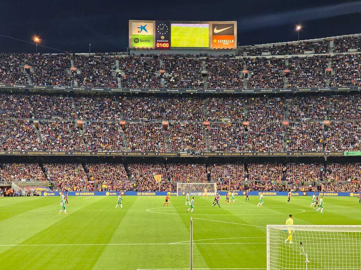 Saturday 31 May

Today’s Daily Picture Theme is ‘Applaud'

RT or reply with your own photo 

Tomorrow’s theme will be ‘Favourite picture from May'

#DailyPictureTheme

Crowd #applauding a great match!