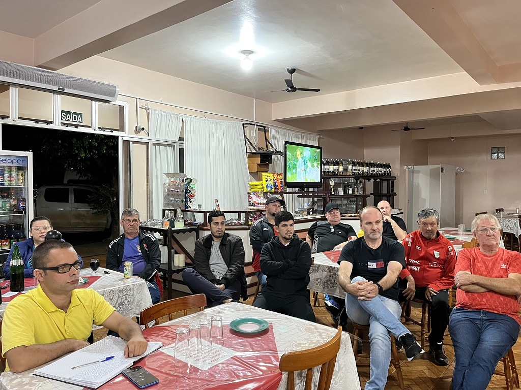 Clecioruver's tweet image. Guia Crissiumal - Reunião do Tupi não mostra avanços em relação ao futebol, mas sim para reorganização do clube guiacrissiumal.com.br/noticias/26-05…