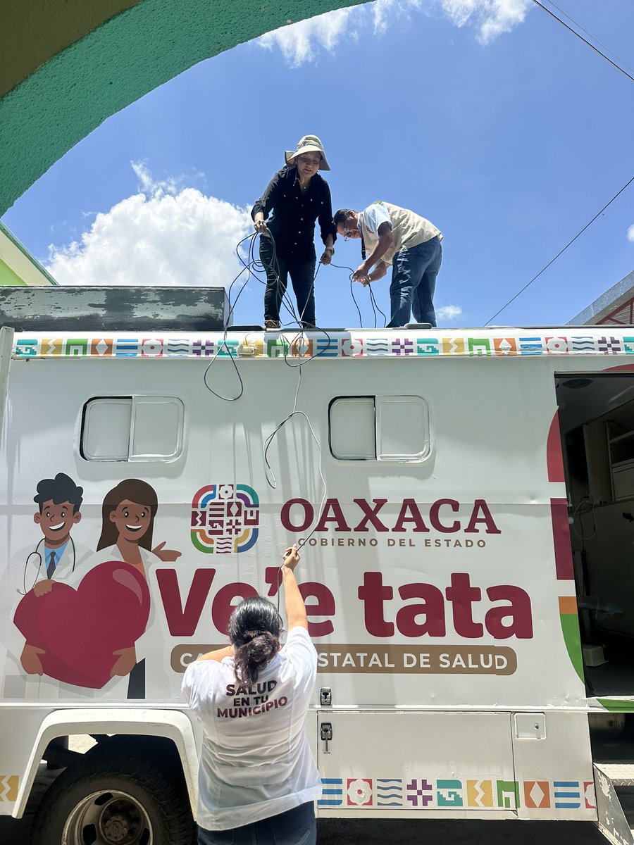 19_labs's tweet image. Another wonderful day in the field! Today, we visited Agua del Sol (pop. 840), where an advanced caravan has been visiting for 3 days. 🩺🇲🇽

Already equipped with general medicine and dental consults, they now also have a fully functioning telemedicine set up thanks to #Starlink