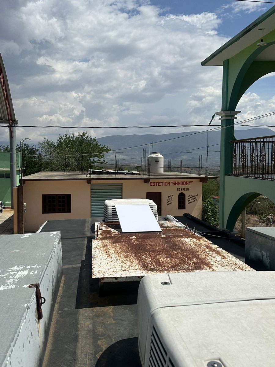 19_labs's tweet image. Another wonderful day in the field! Today, we visited Agua del Sol (pop. 840), where an advanced caravan has been visiting for 3 days. 🩺🇲🇽

Already equipped with general medicine and dental consults, they now also have a fully functioning telemedicine set up thanks to #Starlink