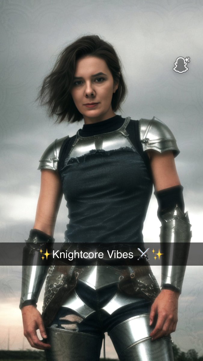 Greenstone35's tweet photo. Who will I save today? 🤣 #knight #havingalaugh https://t.co/UkAVNLe1cM