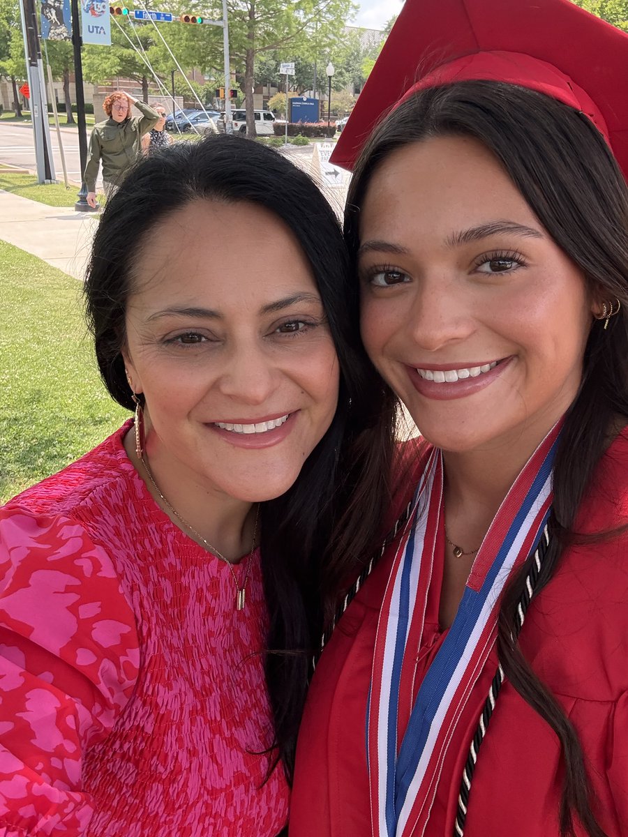 Andrea Mendoza (@andreasgdoza) on Twitter photo I couldn't be prouder of my girl! Sarah finished high school in December and completed her first semester at UCF, but we had to wait until now to see her walk the stage. She's a beautiful, smart, hardworking and gritty. <a href="/smendoza523/">Sarah Mendoza</a> I couldn't be prouder of my girl! Sarah finished high school in December and completed her first semester at UCF, but we had to wait until now to see her walk the stage. She's a beautiful, smart, hardworking and gritty. <a href="/smendoza523/">Sarah Mendoza</a>
