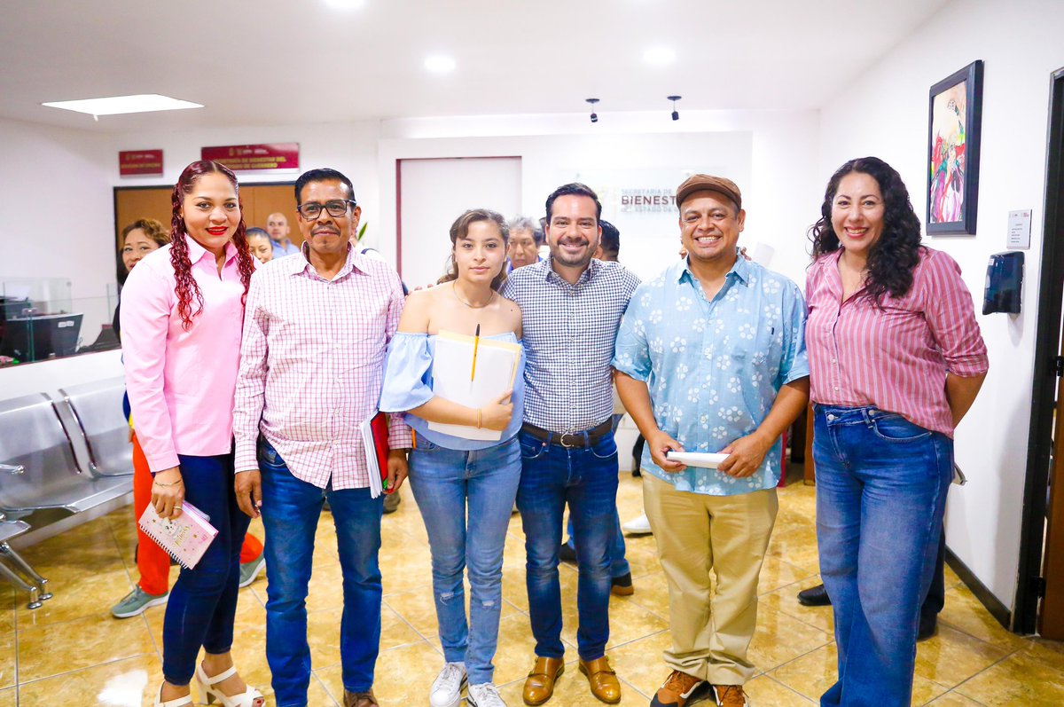 Secretaría de Bienestar de Guerrero Oficial (@sbienestargro) on Twitter photo Por instrucción de la gobernadora <a href="/EvelynSalgadoP/">Evelyn Salgado Pineda</a> y con el respaldo del secretario de Bienestar, <a href="/pabloandrego/">Pablo Gordillo</a> como presidente de este comité, el Gobierno del Estado refrenda su compromiso con las y los periodistas de Guerrero. Por instrucción de la gobernadora <a href="/EvelynSalgadoP/">Evelyn Salgado Pineda</a> y con el respaldo del secretario de Bienestar, <a href="/pabloandrego/">Pablo Gordillo</a> como presidente de este comité, el Gobierno del Estado refrenda su compromiso con las y los periodistas de Guerrero.
