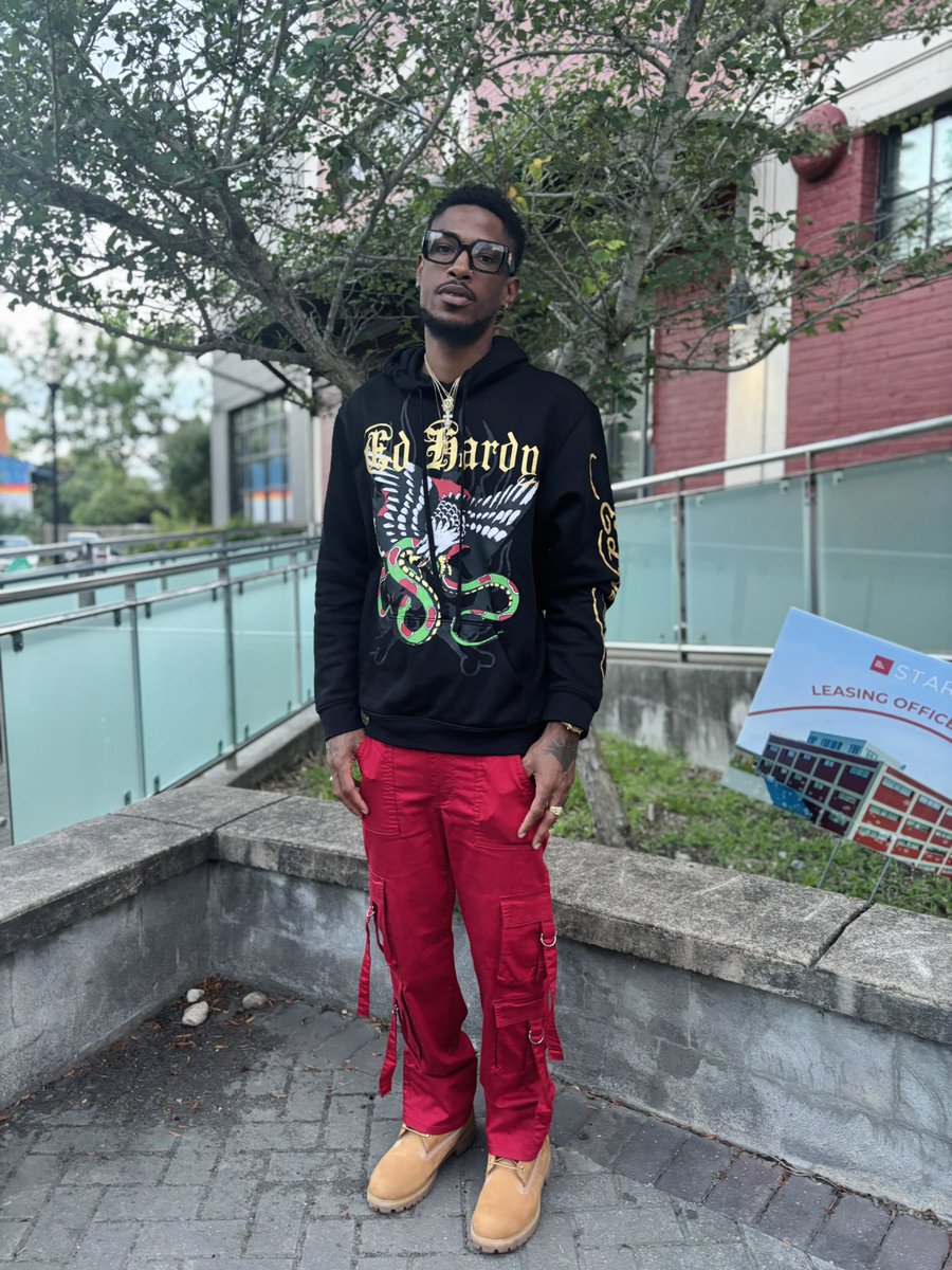 officialLonghea's tweet photo. I need some head &amp; some moral support from you right away 🥸 https://t.co/JfcX0pZ709
