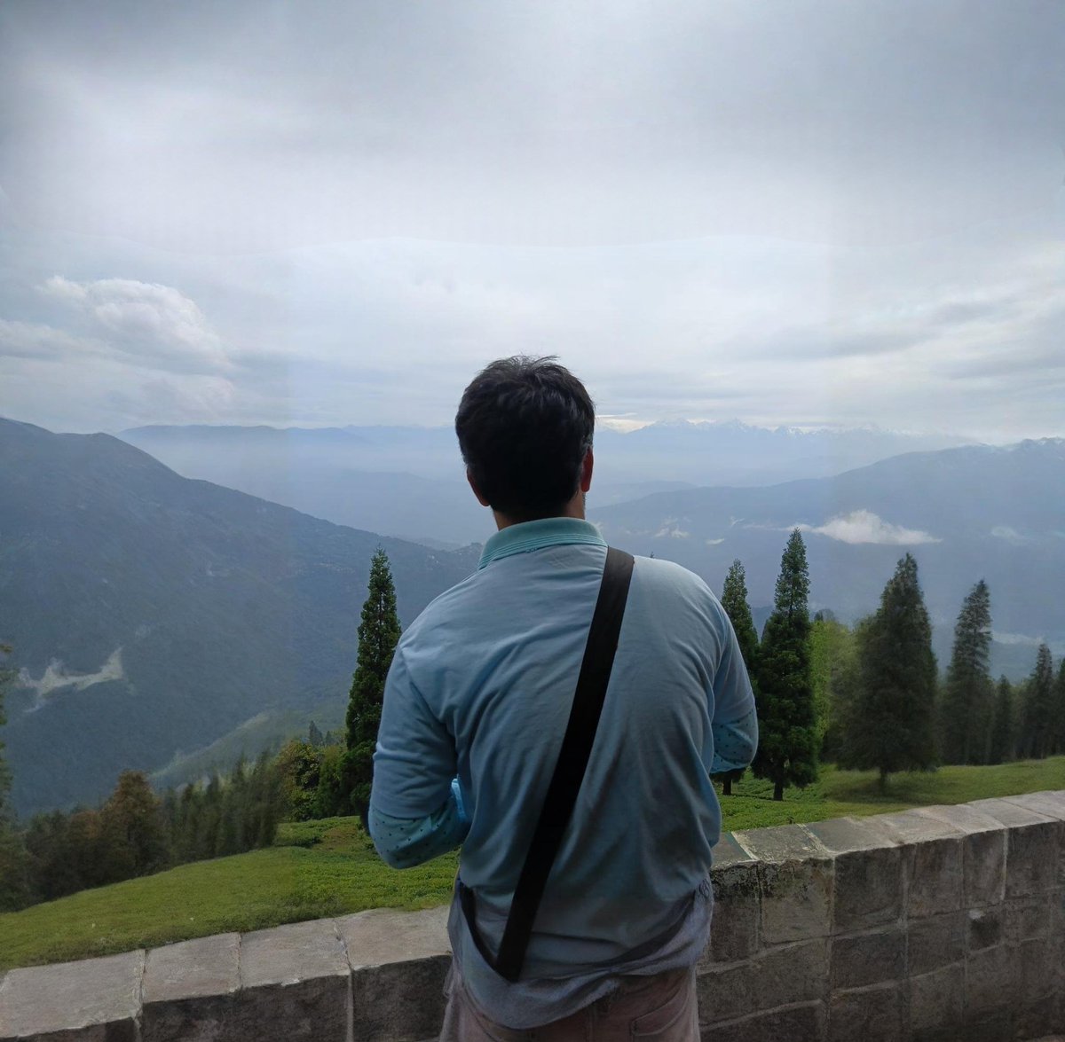 "Lost in the hills, found in the moment. 

#mountain #darjeeling #Peace