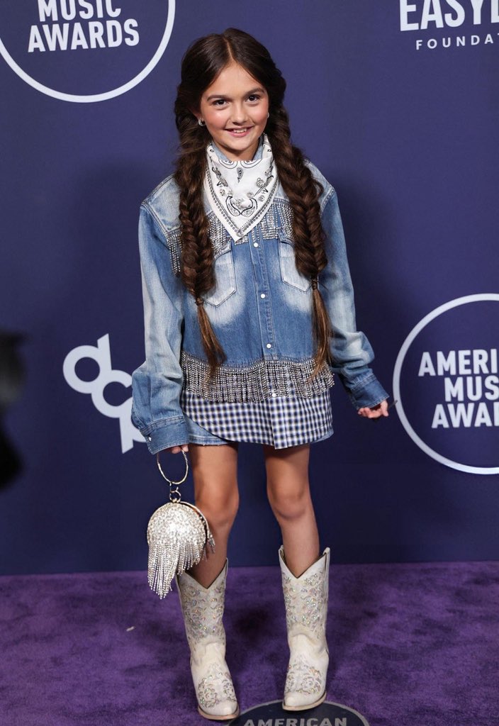 Taylen Biggs shining at the 2025 #AMAs