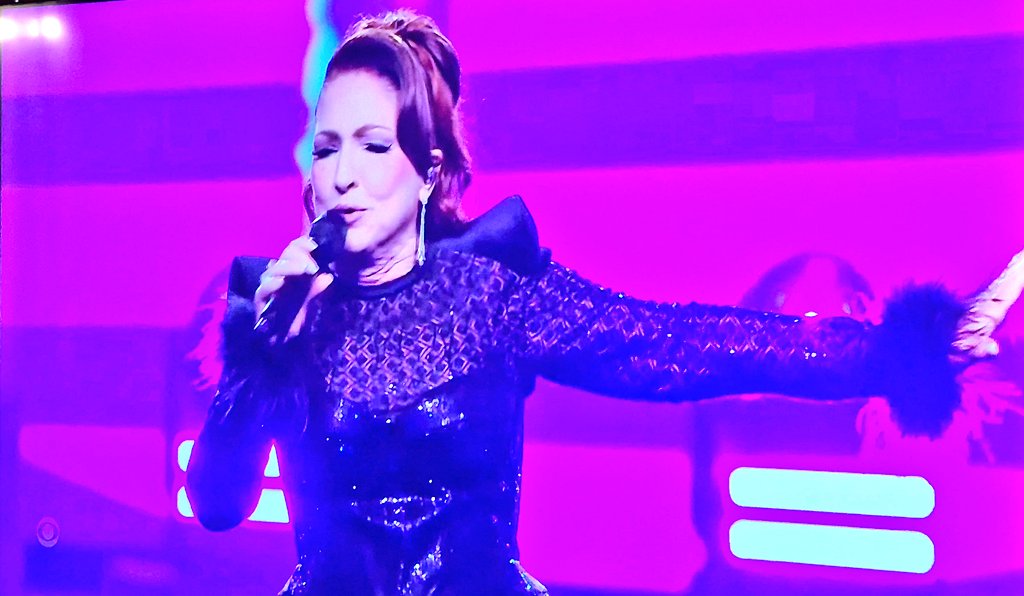 hooperstarium's tweet image. Glorious Gloria
A true music legend!
#AMAs