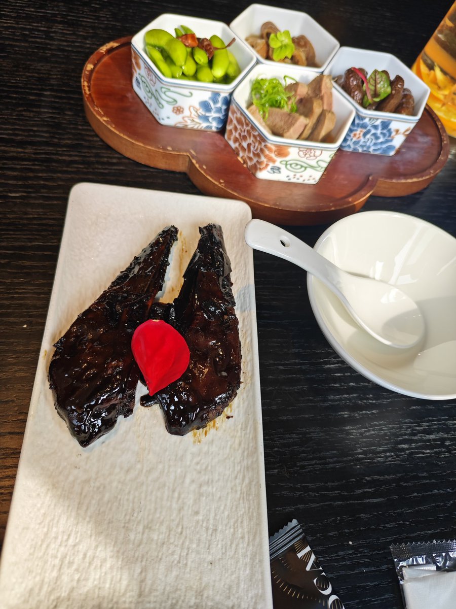 逛吃甜点～吃饭饭～聊好开心w₍˄·͈༝·͈˄*₎◞ ̑̑
x.com/QAQfulan/statu…