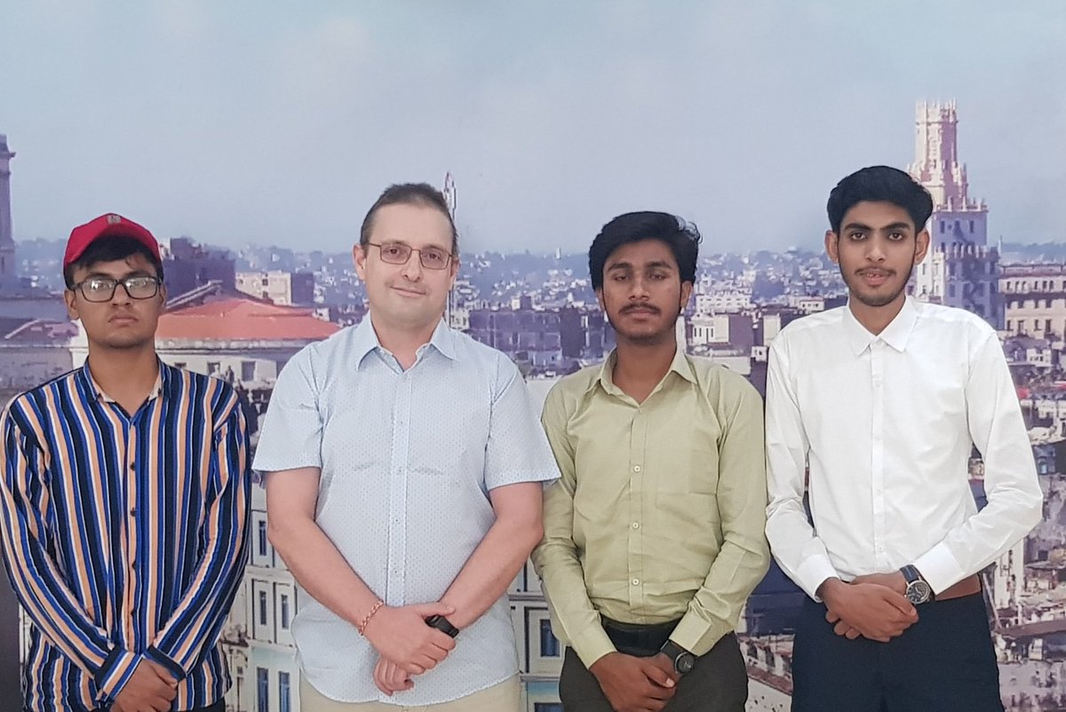 EmbaCubaPak's tweet photo. It was a pleasure to welcome Muhammad Irfan, Ali Murrad and Ali Ahmad, three young men who will begin their medical studies in Cuba in September. Even in the most difficult times, #Cuba does not hesitate to extend its hand of solidarity to its brothers.
#CubaPak70, #SoFarSoClose https://t.co/dw6fq4OEjk